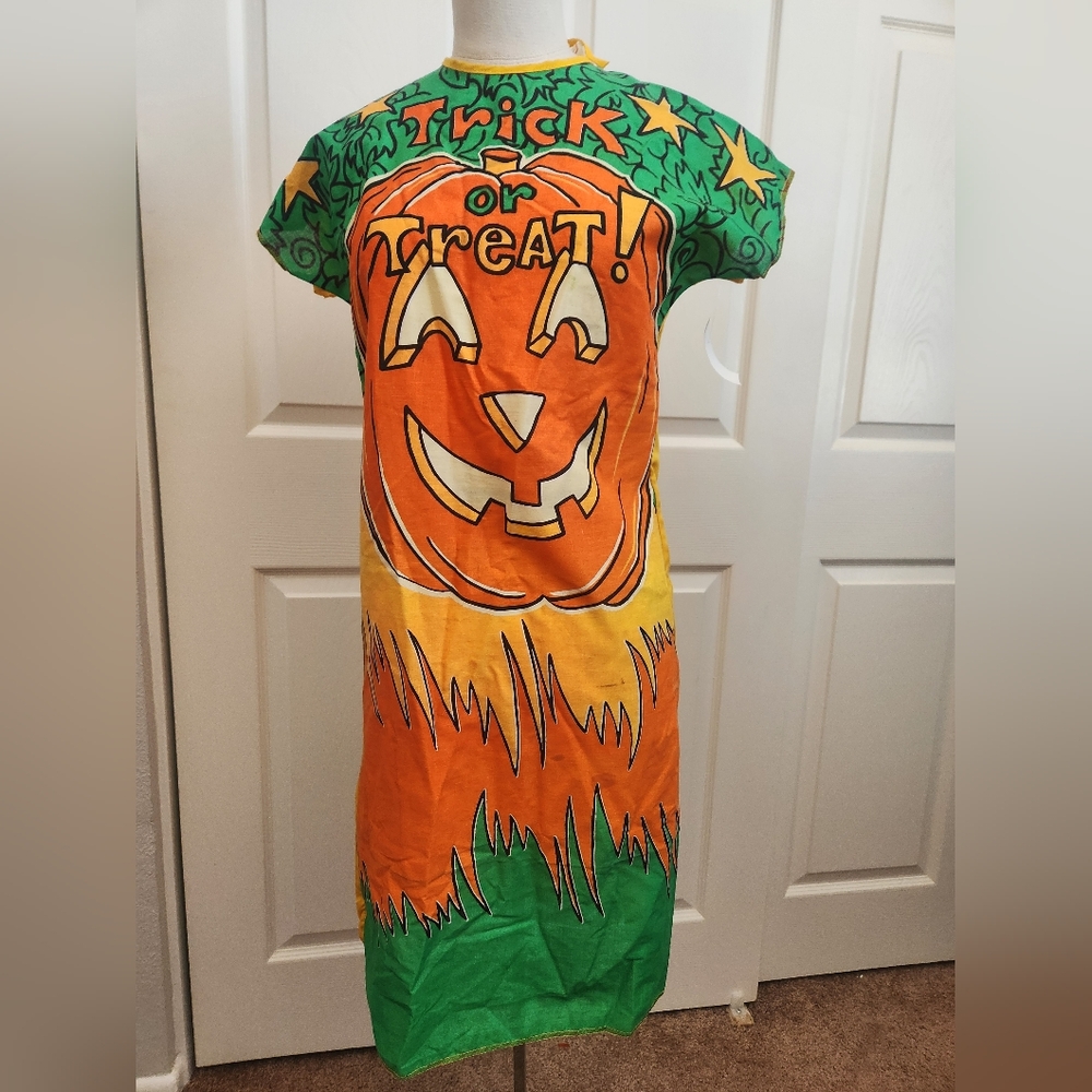 Halloween - Picture 2 of 9